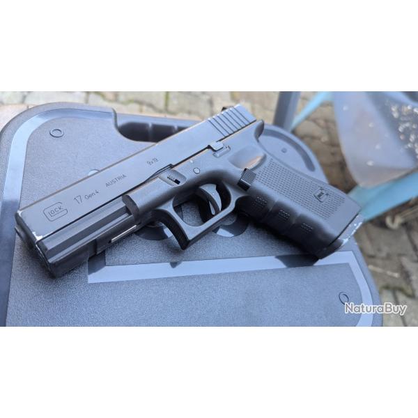 Glock 17 Gen4 KWC (chargeurs/lampe/mallette)