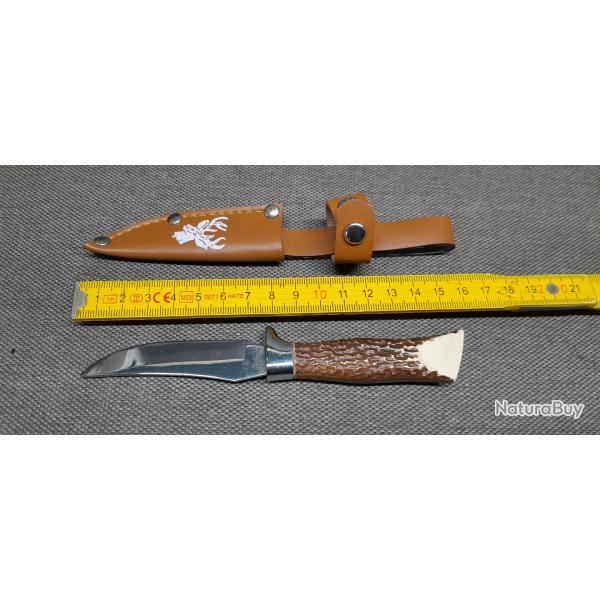 Un couteaux camping, scout, enfant