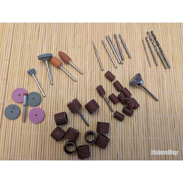 1 boite de petits accessoires pour micro-outil (type dremel)