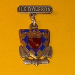 ILE d'OLERON, Transport, (12/Pl. 32) dos grenu avec barrette , ancre soutenant un &eacute;cu en damier, cha