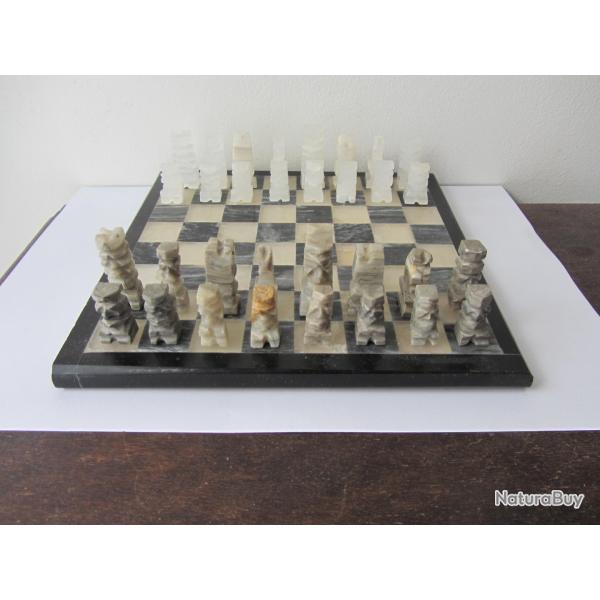 Jeu d'�checs azt�que marbre et onyx 1970-1980