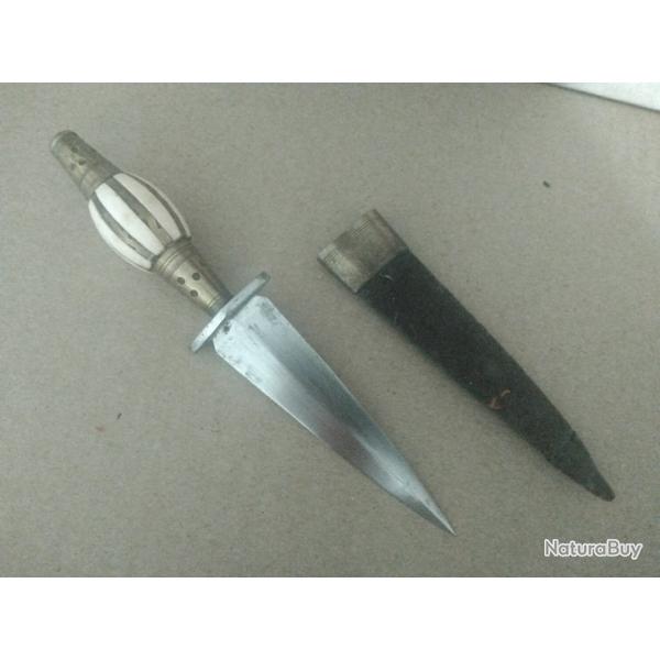 Ancien stylet-couteau de lancer- Espagne-