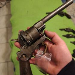Pistolet lefaucheux pour pi&egrave;ce