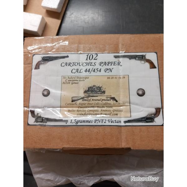 Boite de 102 cartouches papiers poudre noire cal.44