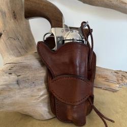 Holster en cuir pour revolvers de type Colt SAA 1873 ou r&eacute;plique 4''3/4. Droitier N&deg;09