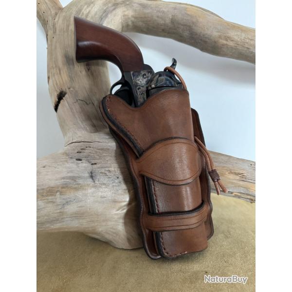 Holster en cuir pour revolvers de type Colt SAA 1873 ou r�plique 5''1/2. Droitier N�13