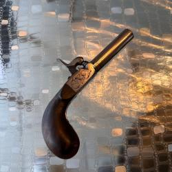 Pistolet &agrave; coffre