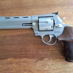TAURUS RAGING BULL. 44
