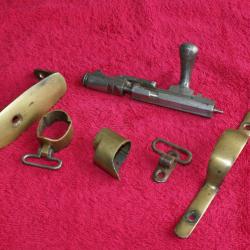 Pi&egrave;ces pour mousqueton chassepot / Gras. (Pontet, grenadi&egrave;re, capucine, plaque de couche et culasse)
