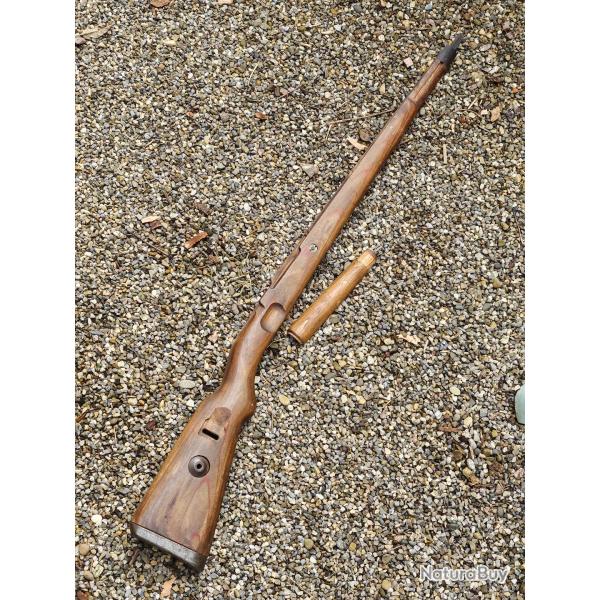 Superbe crosse de Mauser 98k en lamell� coll� avec garde main