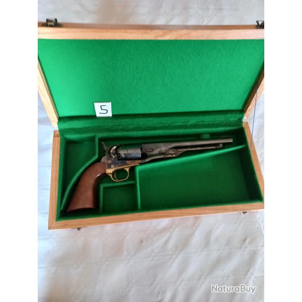 boite coffret pour colt en deux tons de vert