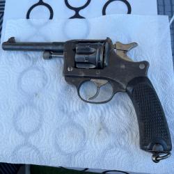 Revolver 1892 s&eacute;rie 1902 pour la Marine ( rare, 17000 exemplaires )