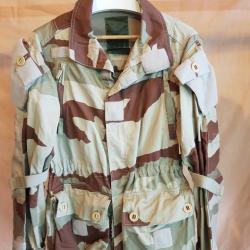 Veste camoufl&eacute;e d&eacute;sert