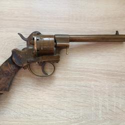 Revolver a broche en laiton a restaurer