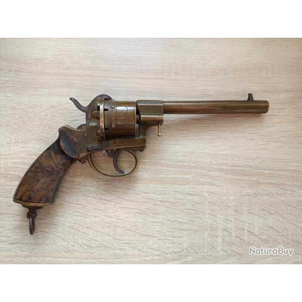 Revolver a broche en laiton a restaurer