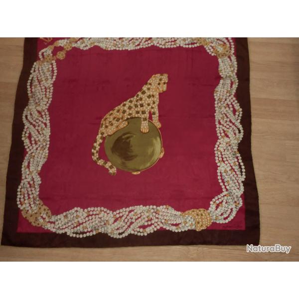 carr� foulard vintage 100% soie  must de cartier 90 X 87 cm