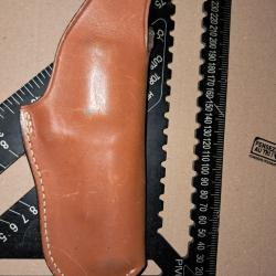 Holster cuir revolver