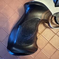 Poign&eacute;e match Smith et Wesson