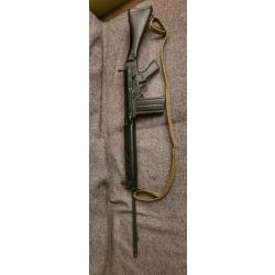 Fal L1A1 + 9 chargeurs + oeilleton canadien