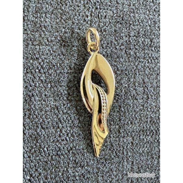 Pendentif f�minin en or massif 18 carats