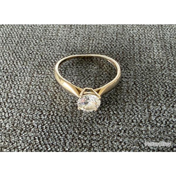 Bague or 9 carats de type solitaire - taille 54