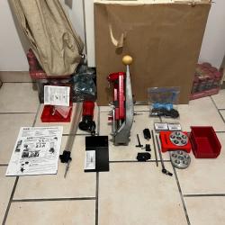 PRESSE LEE LOADMASTER AVEC ACCESSOIRES ET 3 SHELLPLATE 9X19MM, 357 ET 44 MAGNUM LIRE LE DESCRIPTIF