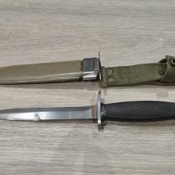 ba&iuml;onnette avec fourreau