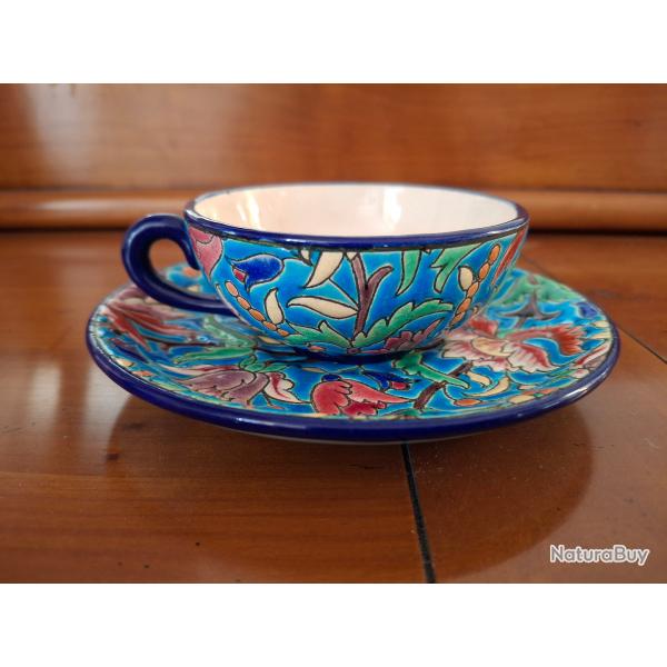 Tasse � caf� et sa soucoupe en �maux de Longwy