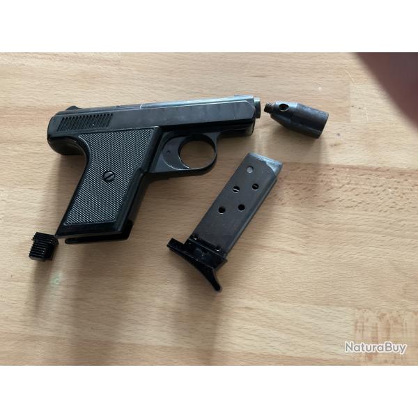 petits pistolets d'alarme gaz ,fus�e,blanc.calibre 8mm