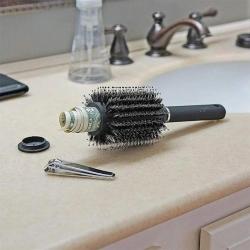 FAUSSE BROSSE &Agrave; CHEVEUX AVEC CACHETTE SECR&Egrave;TE