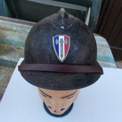 casque adrian WWII complet et en tres bon &eacute;tat!!