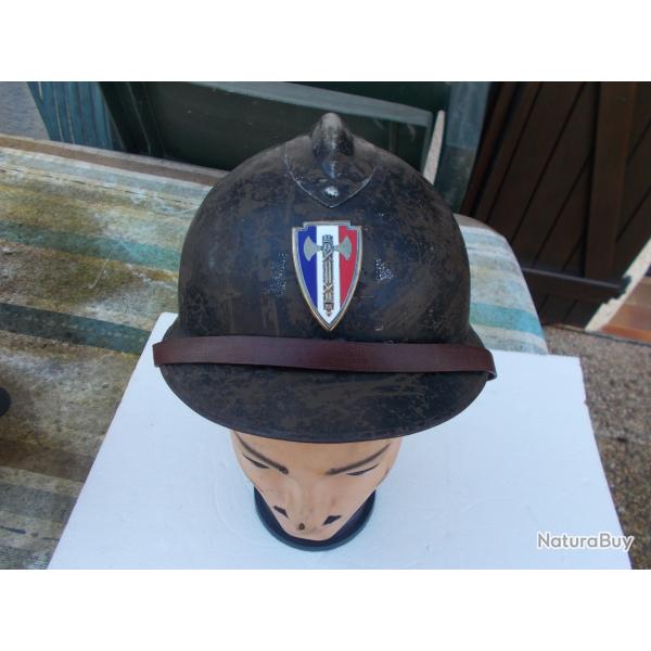 casque adrian WWII complet et en tres bon �tat!!