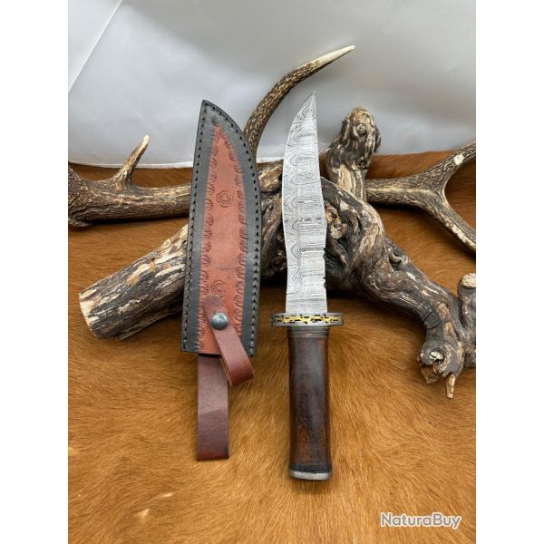 Couteau Bowie lame acier damas 256 couches manche en Noyer ref NBC26