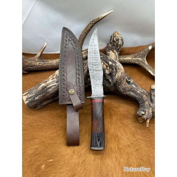 Couteau Bowie lame acier damas 256 couches manche en Noyer ref NBC28