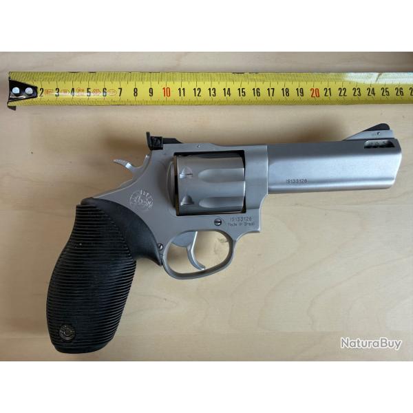 Revolver TAURUS mod�le 627 "Tracker" 357 magnum / 38 sp�cial
