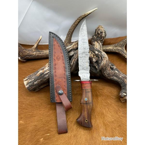 Couteau Bowie lame acier damas 256 couches manche en Noyer ref NBC33