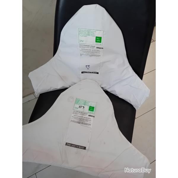 Ench�re lot de 2 plaques balistiques contre les armes de poings et les lames HAWK 53X38 et 54x36 cm