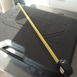 Grosse Valise en plastique noire de marque clas de protection pistolet ou revolver