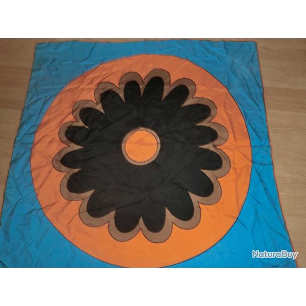 carr� foulard vintage roulott� 100% soie  pierre cardin paris  77 X 73 cm