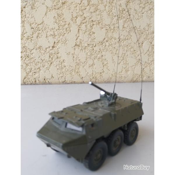 V�hicule militaire VAB N�251 6X6