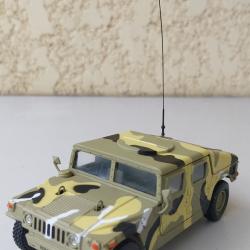 V&eacute;hicule Militaire Hummer 4X4