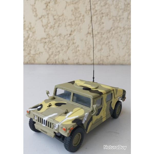 V�hicule Militaire Hummer 4X4