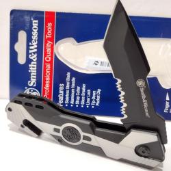 Couteau Smith&Wesson SWP17 Lame Tanto Serrated Manche Aluminium Noir/Argent Coupe-Ceinture Brise-Gla