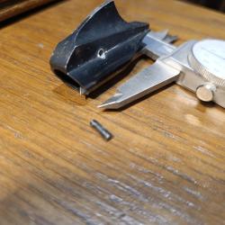 POINT DE MIRE ET SA GOUPILLE.....refa017