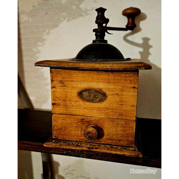 Moulin � caf� ancien PEUGEOT Fr�res Valentigney XIXe - Mod�le A - Cube  Authentique