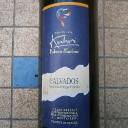 bouteille d'alcoolat concentr&eacute; de calvados