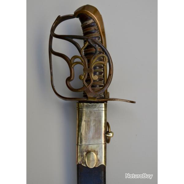 Sabre d'infanterie "petit montmorency" dit de mineur �poque Louis XVI monture � fleur de lys ajour�e