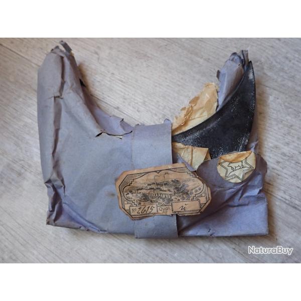 Lot de 3 visi�res de shako ou casque � pointe ? encore emball�es