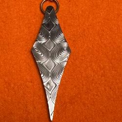 pendentif damas inox pi&egrave;ce unique