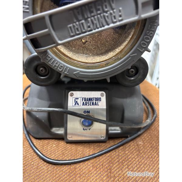 nettoyeur de douilles rotatif.